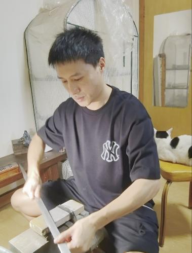 成都90后小伙讓刀劍重獲新生