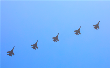沖上云霄！直擊海軍航空大學(xué)跨晝夜飛行訓(xùn)練