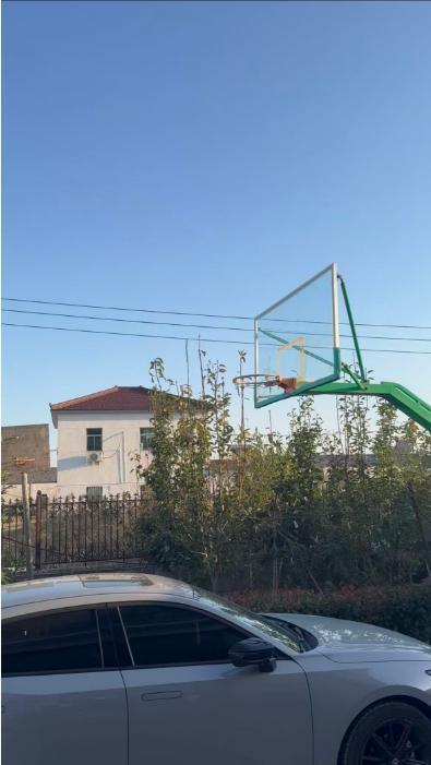 高三学生被邻居驾车撞亡案一审 邻里矛盾引发悲剧