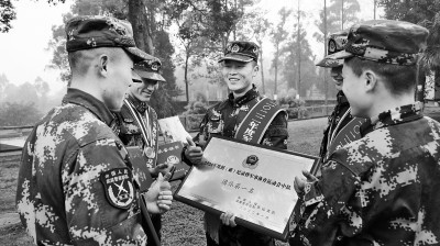 推进军事政策制度改革的重大创新成果——《军队功勋荣誉表彰条例》解读