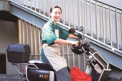 商务英语专业本科生在菜市场卖猪肉