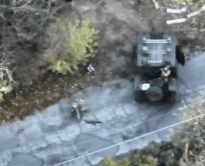 乌士兵跳车躲避俄军无人机臀部被击中 意外喜剧一幕