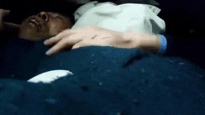 旅客突发疾病 列车临时停车 紧急救援保平安