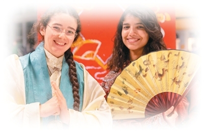 年货出海，“中国红”正当潮