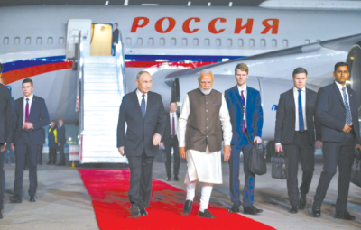 美国紧盯武器交易，莫迪陷入“微妙平衡”