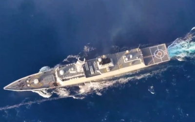 南部战区位中国黄岩岛领海及周边区域战备警巡