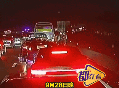 知情人谈男子误跳下高架，经检查没有生命危险