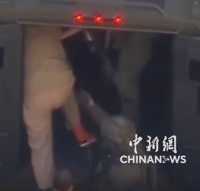 马杜罗夫妇被押往纽约联邦法院"出庭"完整版