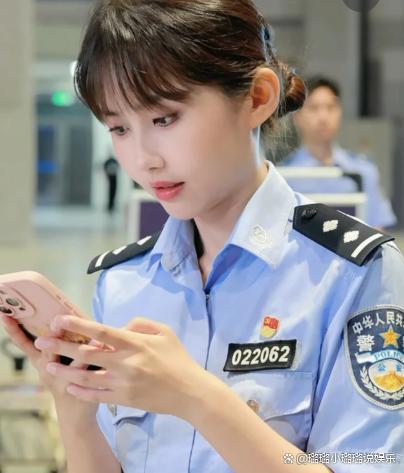女警比邱淑贞女儿还像邱淑贞