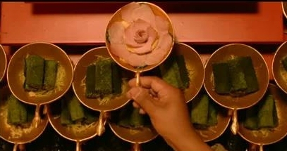 《西游记》里的妖怪抓到唐僧后，为什么不赶紧吃掉，而一定要洗干净蒸着吃？