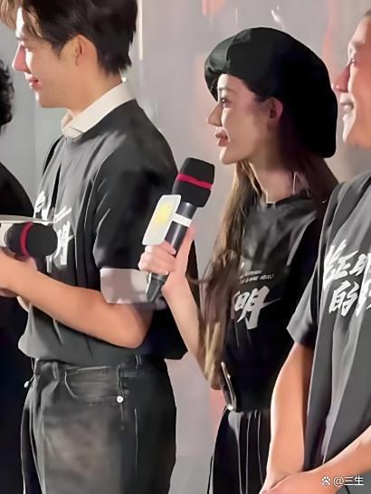 张天爱大白桃身而为贼我很抱歉 梦想成真开服装店