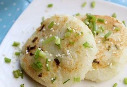 剩米饭别倒掉，一个土豆变早餐，3分钟做出全家抢着吃！