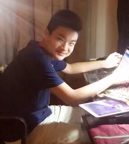 儿时被诊断发育迟缓,如今却从哈佛毕业