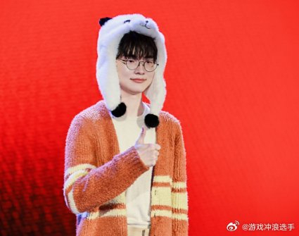 一张Faker签名卡卖到一百万 价格引热议