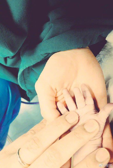 朗朗吉娜官宣生子 朗朗全程陪产大赞母亲很伟大