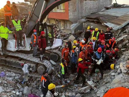 土耳其震后超130小时又发现生命迹象 地球进入“震动模式”？