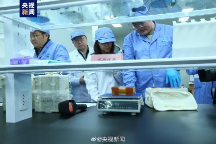 中国航天员带回实验样品助疾病预防 开启科研新纪元