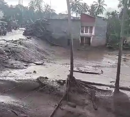 印尼西苏门答腊省洪灾已致34人死亡