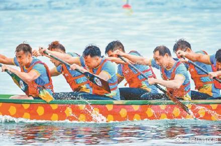 粤港澳大湾区海上龙舟赛圆满收官 30支队伍竞渡月亮湾