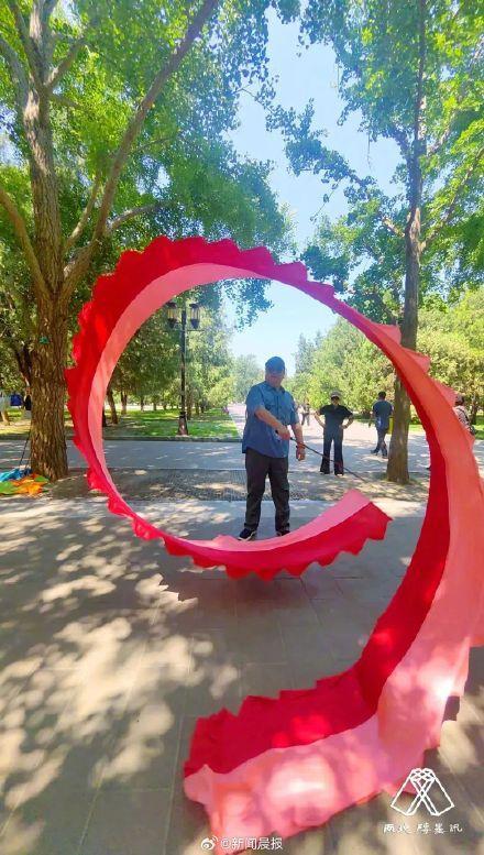 莫言真的在地坛认养了一棵银杏树 文学情谊的浪漫见证