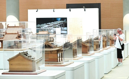 观赏丰富多彩藏品 近距离品读文物