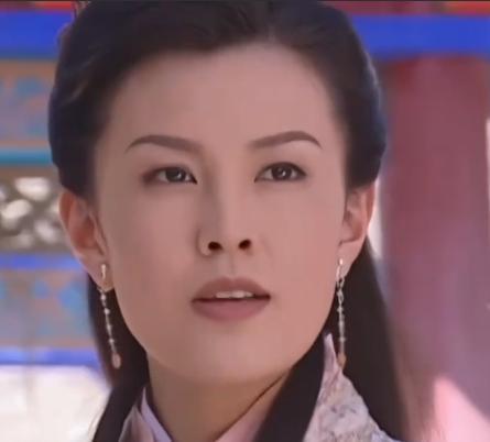 女演员朱晏卖韭菜盒子？本人回应 玩笑话引发热议