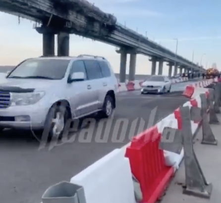 克里米亚大桥铁路桥恢复通车，受损桥段被修复画面曝光