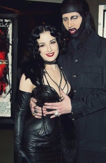 伍德等女性发文指控玛丽莲·曼森 称受其精神虐待