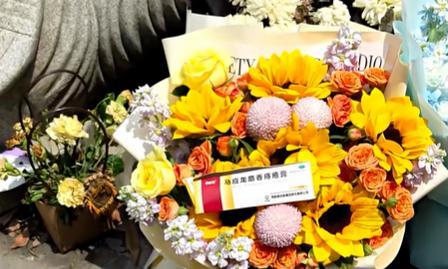 给张居正墓前放的痔疮膏是特殊祭品 千年遗憾遇上当代浪漫