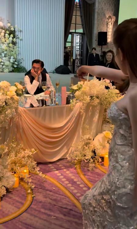 邱泽许玮甯一家三口首同框 甜蜜誓言感动全场