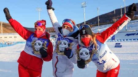 Norwegische Skilangläuferin Therese Johaug gewinnt das erste Gold bei den Olympischen Spielen 2022 in Beijing