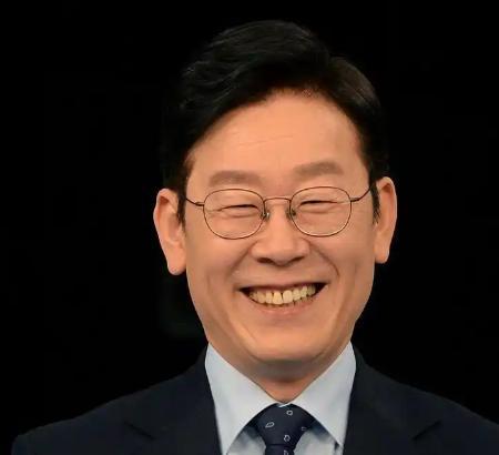 李在明支持率超61% 务实外交与国防自主获民心