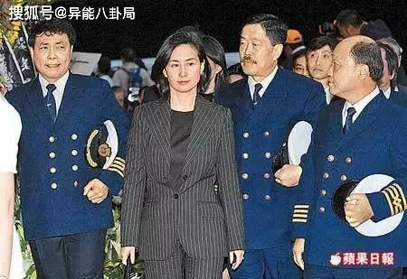 可怜她？没事吧？