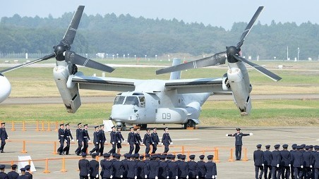 日美“鱼鹰”运输机联合参加登岛训练
