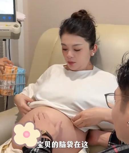 谈莉娜突发宫缩误以为要生了 顺产执念引争议