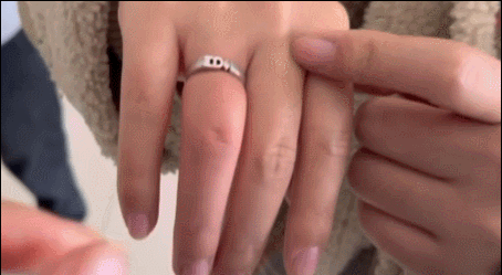 女孩卡手妈妈的金戒指就这么被剪！官方：1天内接到3起