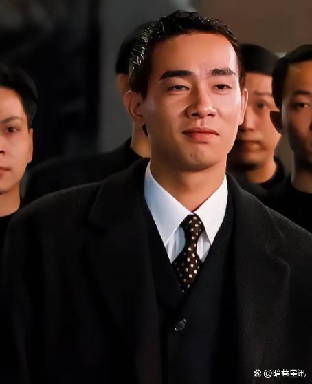 陈小春说妈妈是被爸爸骗到手的 三千块买断亲情