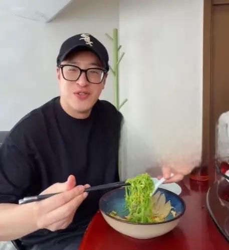 被潘玮柏带火的面馆已超负荷职责