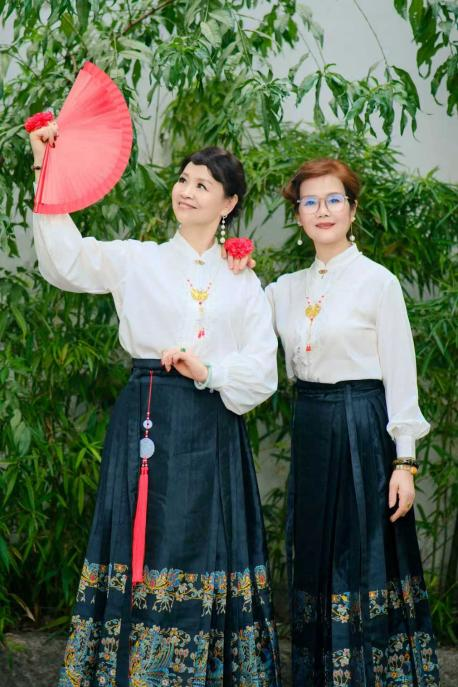 “美在杭州，助力银龄”公益外拍活动在湖滨街道温情启幕