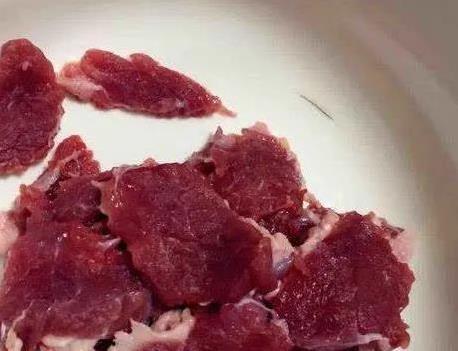 炒牛肉总柴硬？加一勺它腌20分钟，嫩滑多汁香翻天