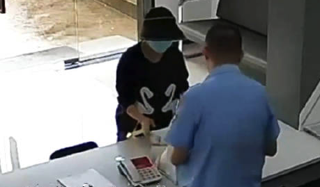 民警买药被店员偷偷记下生日