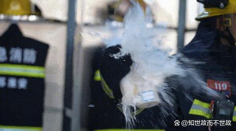 养生的保温杯可能变身“定时炸弹” 正确使用避免风险