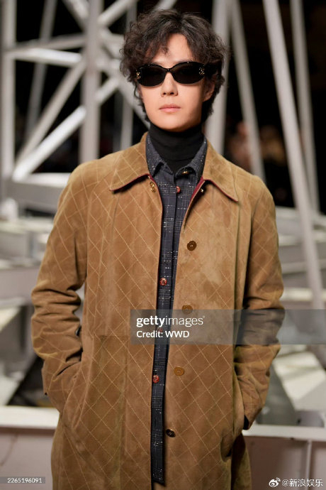 王一博谷爱凌张钧甯合影 体脂率优越的精英运动局