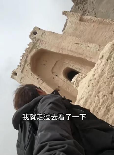 女子誤將墓園當(dāng)景區(qū)花1萬拍婚紗照 浪漫變驚悚，婚慶責(zé)任引熱議