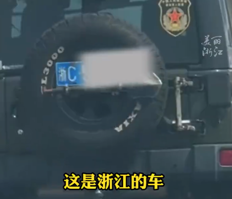 女子在迪拜偶遇浙江温州车，以为回到中国！