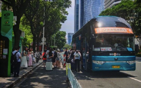 票价低至9元年轻人重新爱上大巴 客运站在消失大巴却在复活