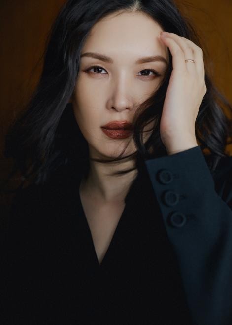 《春日迟迟再出发》顺利收官 “脑性美姐姐”佟晨洁接力挑战《开播！情景喜剧》