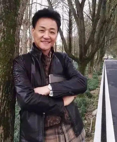 这样的冻龄外表下还藏着一段传奇人生:14岁成为国家二级射击运动员