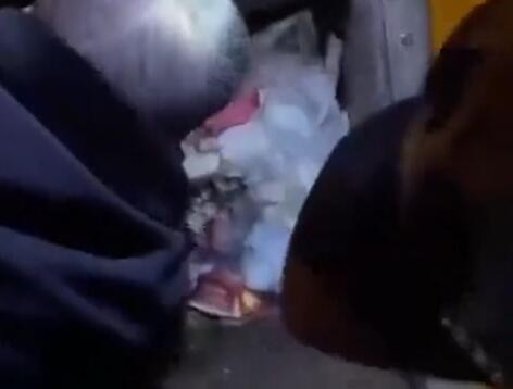 天津一垃圾桶现弃婴 被拾荒大爷翻出