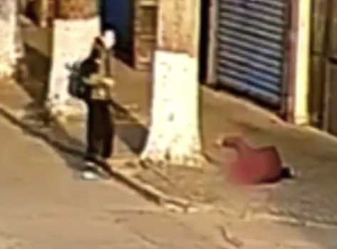 8旬老人摔倒小学生教科书式救援 警员随即出动将老人安全送回家